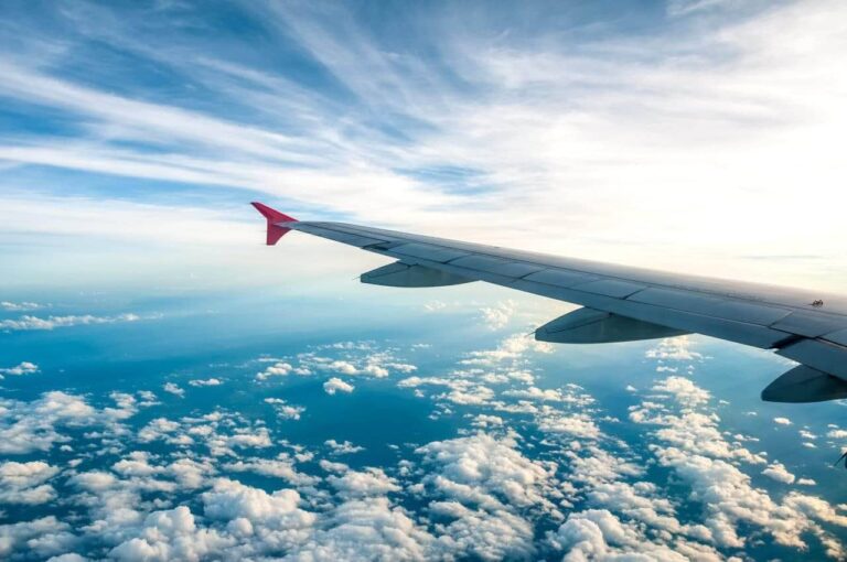 How to Find the Cheapest Flights Worldwide Without Compromising Comfort