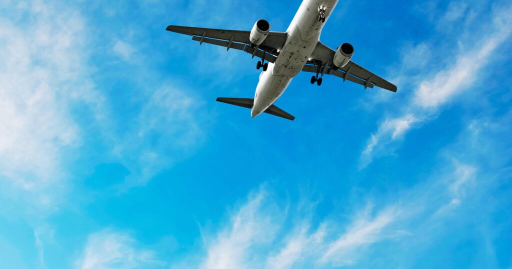 Find out how travelers secure Business Class Flight Deals before prices go up. Use smart booking methods and travel hacks to save more.